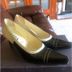 PRADA 100% AUTHENTIC..black/off white VINTAGE heels